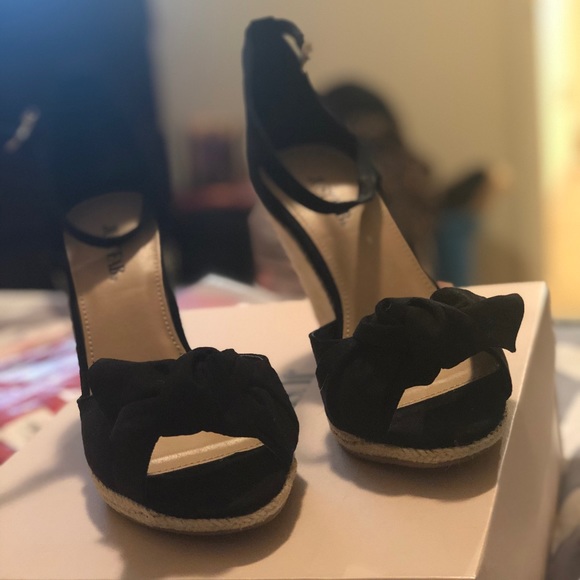 Black wedge heel sandals - Picture 3 of 3